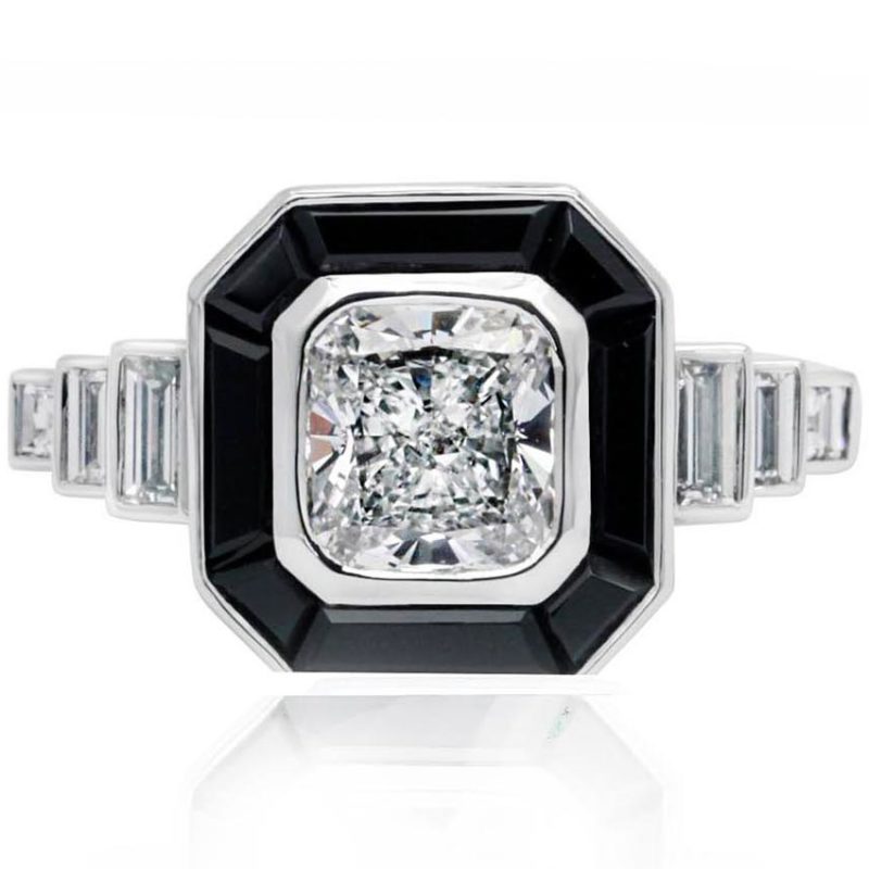 VALERIA Platinum, Cushion cut Diamond surrounding by black spinel