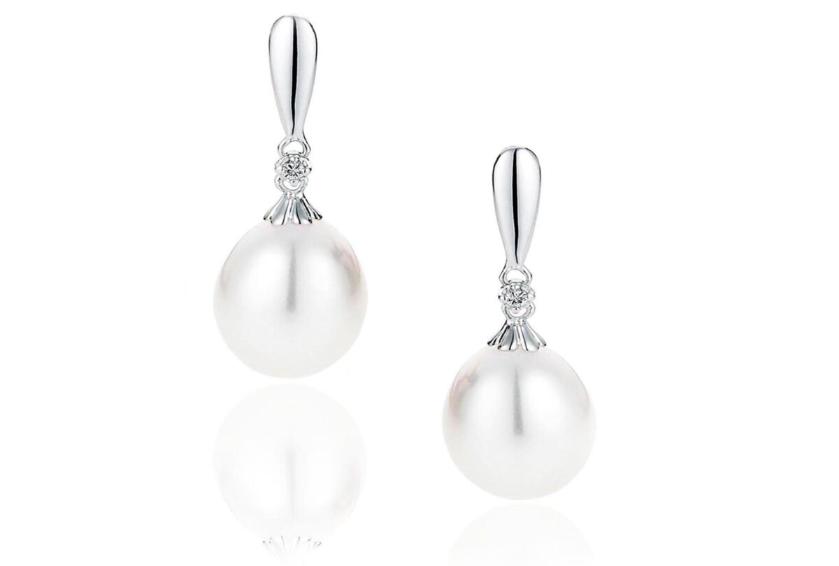 Almira Pearl Earrings